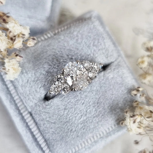 1 CT Oval Cluster Lab Grown Diamond Engagement Ring – Radiant Sparkle & Timeless Elegance.