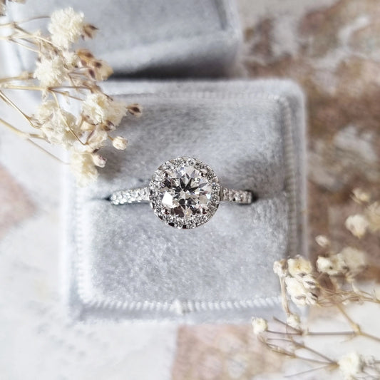 1.02 Ct Round Halo Lab-Grown Diamond Engagement Ring with Pavé Band – Timeless Brilliance.