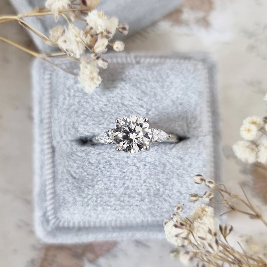 1.0 CT Round Three-Stone Lab-Grown Diamond Engagement Ring – A Symbol of Forever Love.