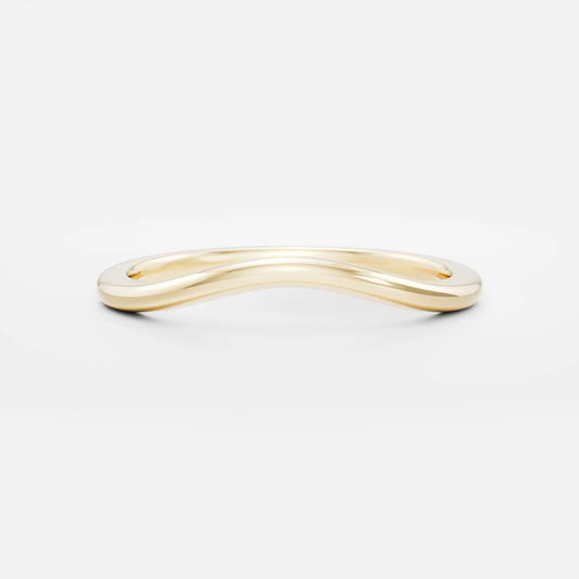 Classic Curved Wedding Band – Designed for a Perfect Fit.