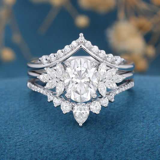1.33 CT Oval Moissanite Cluster Bridal Ring Set in Gold