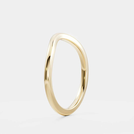 Classic Curved Wedding Band – Designed for a Perfect Fit.