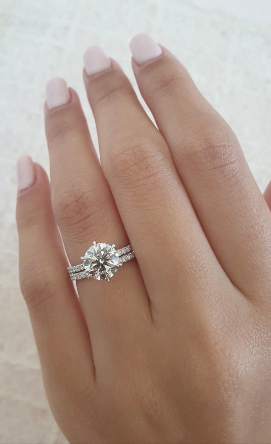 Stunning 2 Carat Round Lab-Grown Diamond Engagement Ring with Pave Band – Timeless Elegance.